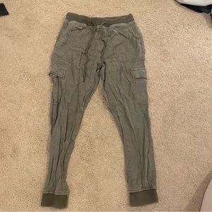Army green American Eagle joggers